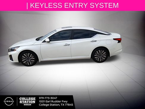 Certified 2023 Nissan Altima 2.5 SV w/ SV Premium Package image 7