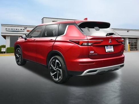 Used 2022 Mitsubishi Outlander SE FWD image 3