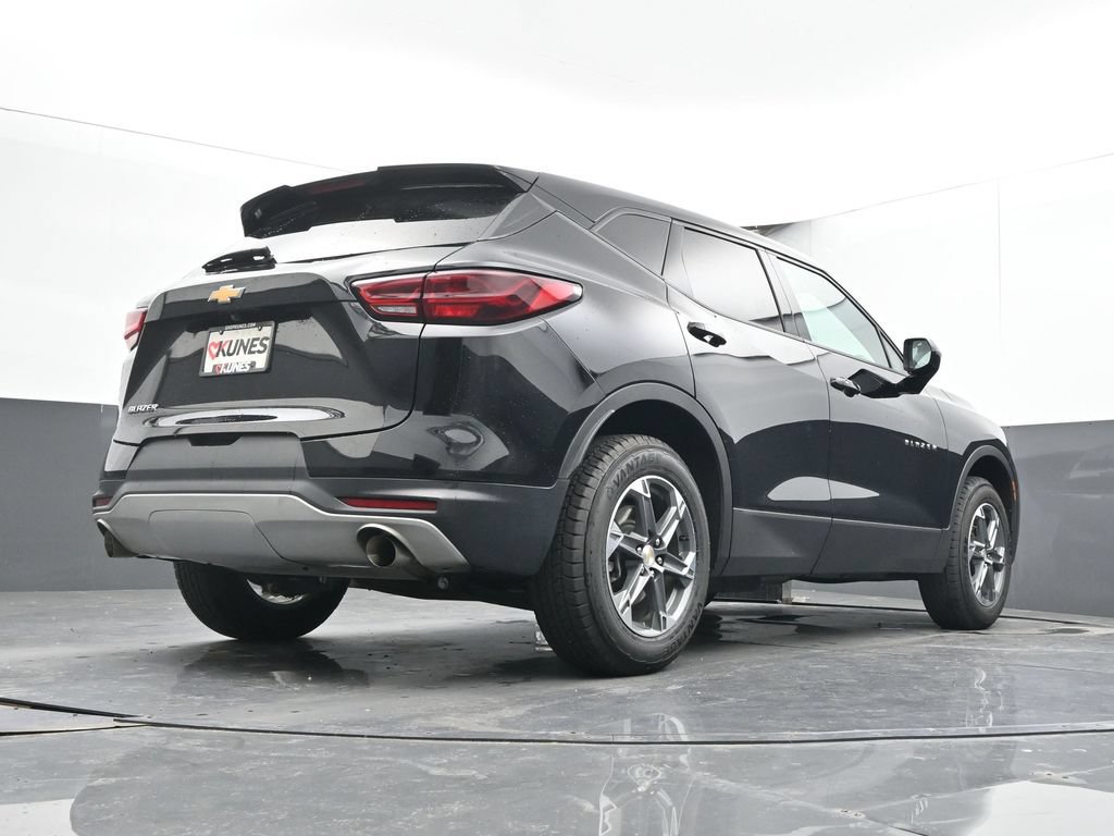 Used 2025 Chevrolet Blazer LT FWD image 22