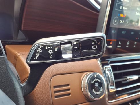 Used 2023 Lincoln Navigator L Reserve AWD/4WD image 20