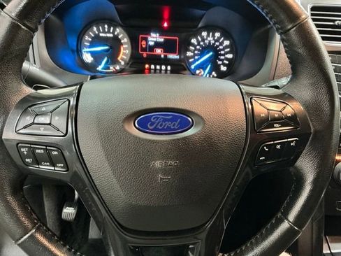 Used 2017 Ford Explorer XLT FWD image 26
