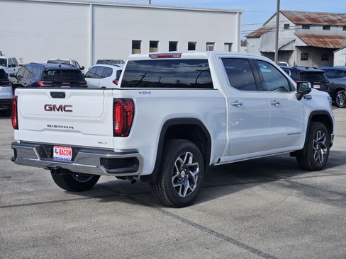 New 2026 GMC Sierra 1500 SLT AWD/4WD image 3