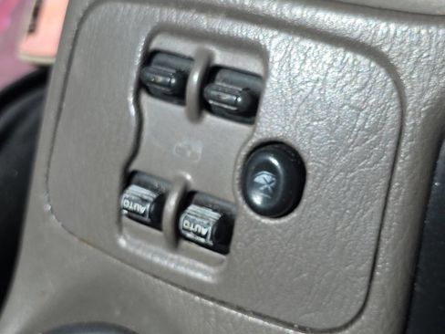 Used 2003 Jeep Liberty Renegade AWD/4WD image 19