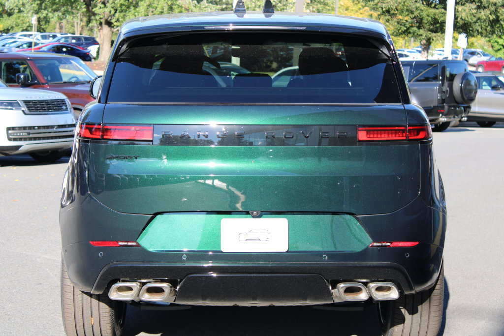 New 2027 Land Rover Range Rover Sport Dynamic SE AWD/4WD image 4
