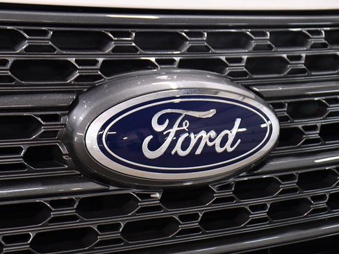 Used 2023 Ford Explorer XLT w/ Equipment Group 202A image 38