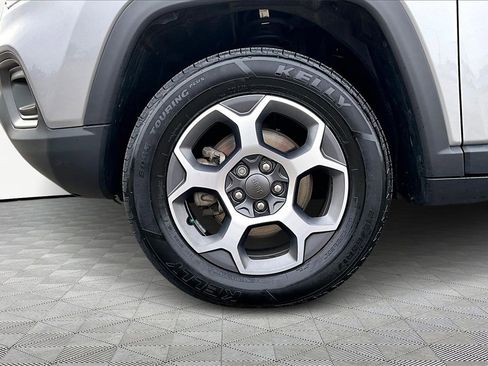 Used 2022 Jeep Compass Trailhawk w/ Trailhawk Convenience Group image 9