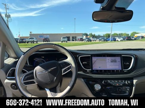Used 2021 Chrysler Pacifica Limited w/ Premium & Safety Sphere Group AWD/4WD image 13