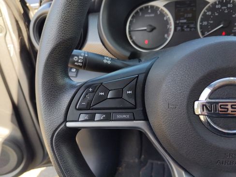 Used 2018 Nissan Kicks S image 24