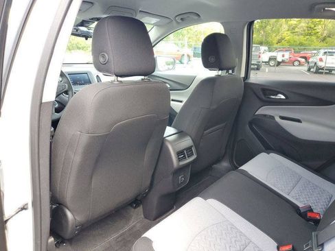 Used 2024 Chevrolet Equinox LT FWD image 29