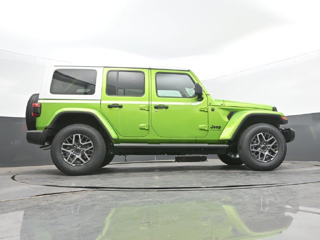 New 2026 Jeep Wrangler Unlimited Sahara w/ Whitecap Package AWD/4WD image 60