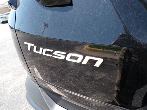 Certified 2025 Hyundai Tucson SEL AWD/4WD image 17