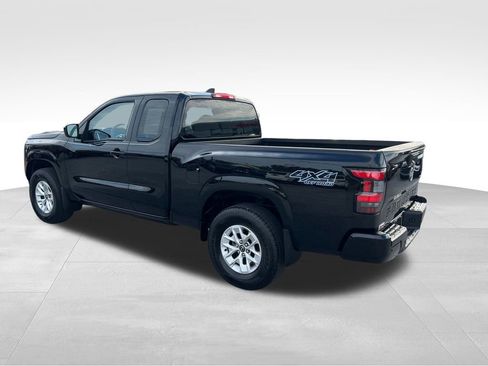 Used 2024 Nissan Frontier SV w/ Technology Package image 4