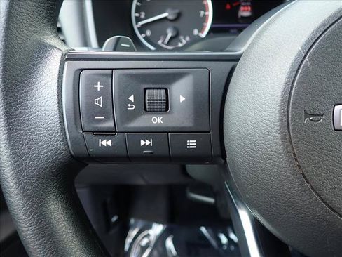 Used 2024 Nissan Rogue S AWD/4WD image 13