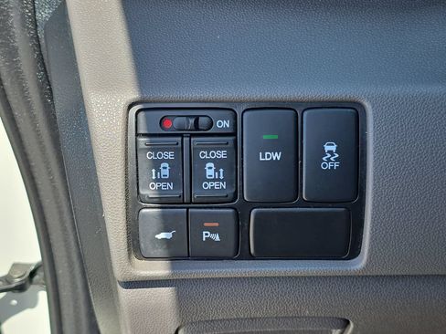 Used 2017 Honda Odyssey Touring image 31