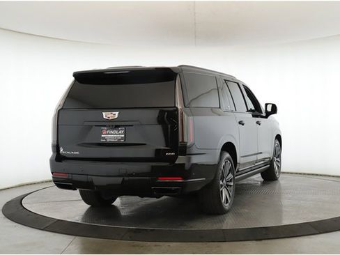 Used 2025 Cadillac Escalade ESV Sport image 7