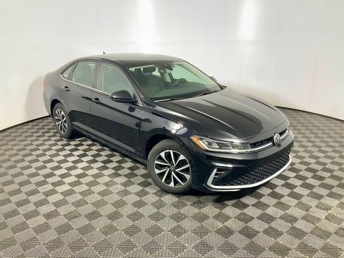 Used 2025 Volkswagen Jetta S image 4