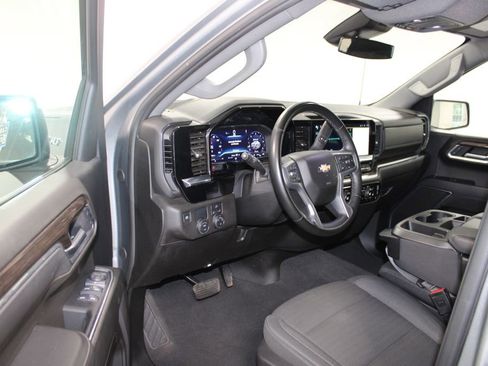 Used 2025 Chevrolet Silverado 1500 LT image 24