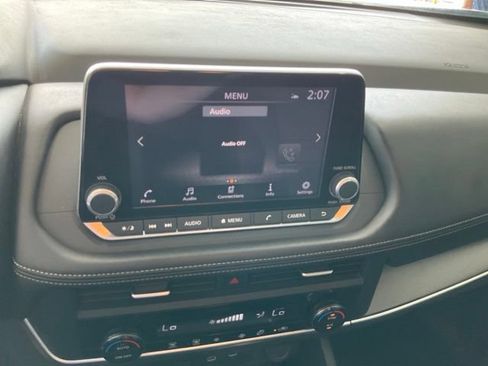 Used 2025 Nissan Rogue SV AWD/4WD image 14