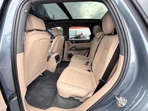 Used 2019 Porsche Cayenne S AWD/4WD image 14