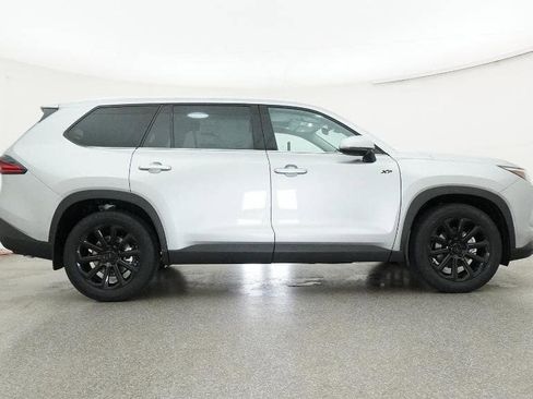 New 2026 Toyota Grand Highlander FWD image 27