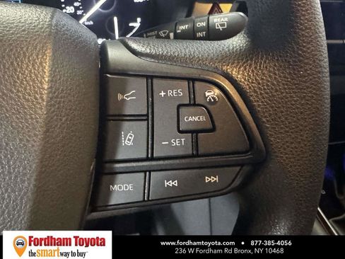 Used 2024 Toyota Sienna LE FWD image 22