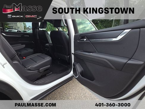 Used 2025 GMC Acadia Elevation w/ Elevation Premium Package AWD/4WD image 29