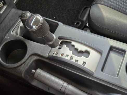 Used 2013 Toyota FJ Cruiser 4WD w/ Convenience Pkg image 19