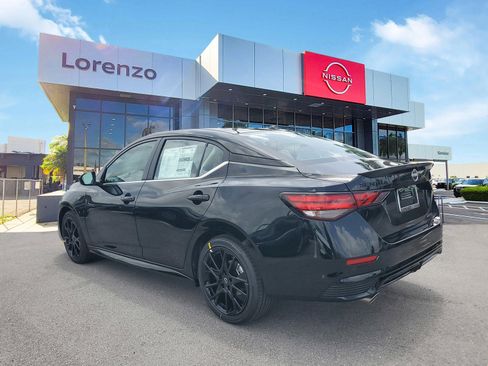New 2025 Nissan Sentra SR w/ Midnight Edition image 6
