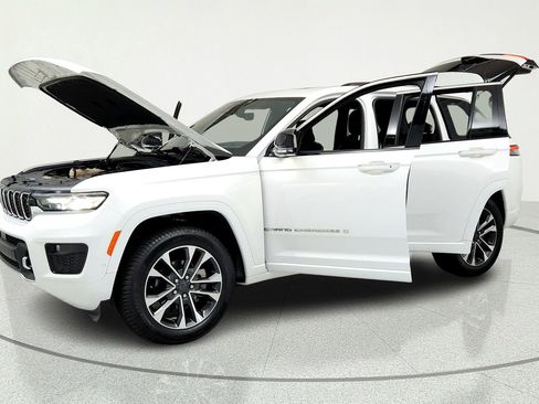 Used 2023 Jeep Grand Cherokee Overland w/ Adv Protech Group III AWD/4WD image 9