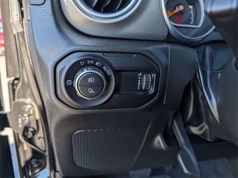 Used 2023 Jeep Gladiator Overland w/ Cold Weather Group image 19