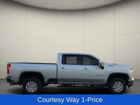 Used 2021 Chevrolet Silverado 2500 LTZ w/ LTZ Convenience Package AWD/4WD image 11