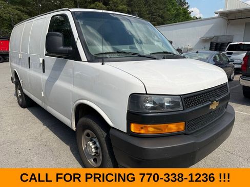 Used 2023 Chevrolet Express 3500 w/ Driver Convenience Package image 1