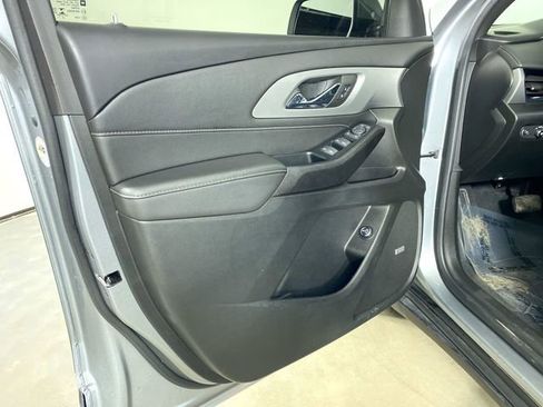Used 2023 Chevrolet Traverse LT w/ LT Premium Package image 19