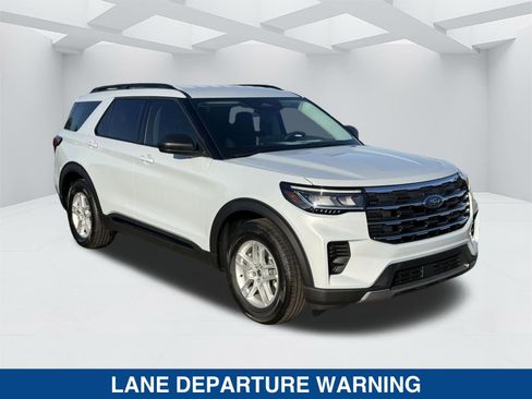 New 2026 Ford Explorer Active image 2