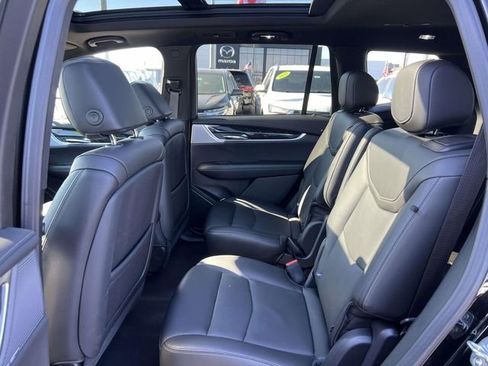 Used 2025 Cadillac XT6 Premium Luxury FWD image 11