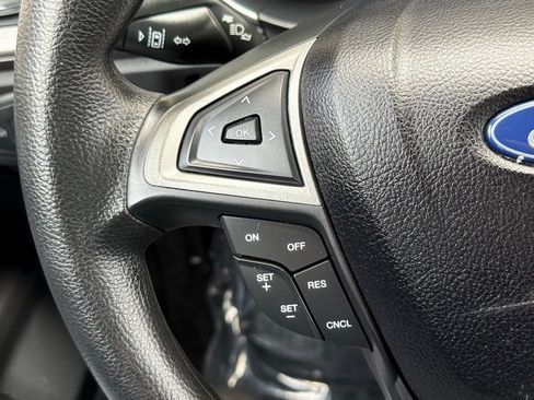 Used 2020 Ford Fusion SE FWD image 23