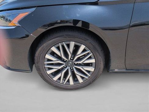 Used 2024 Nissan Altima 2.5 SV FWD image 21