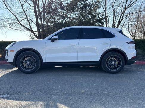 Used 2024 Porsche Cayenne image 9