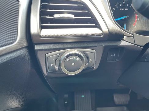Used 2018 Ford Fusion SE FWD image 22