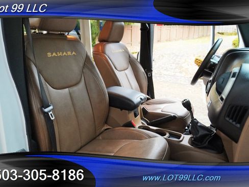 Used 2014 Jeep Wrangler Unlimited Sahara w/ Connectivity Group image 18