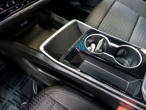 Used 2025 Chevrolet Equinox LT w/ Midnight Edition image 25