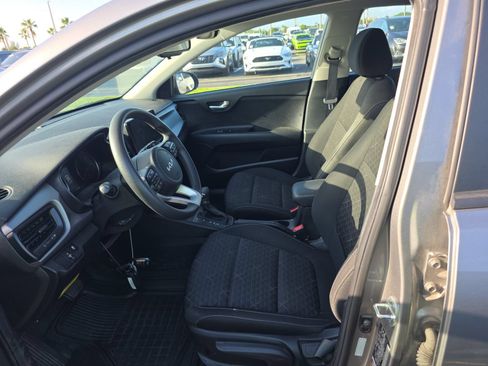 Used 2022 Kia Rio S w/ Option Group 015 FWD image 3