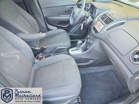 Used 2015 Chevrolet Trax LS w/ LPO, Cargo Package image 11