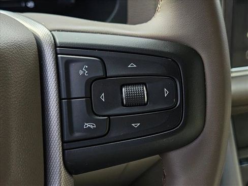 Used 2023 GMC Yukon Denali image 12