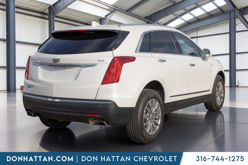 Used 2017 Cadillac XT5 Luxury w/ Driver Awareness Package FWD image 27