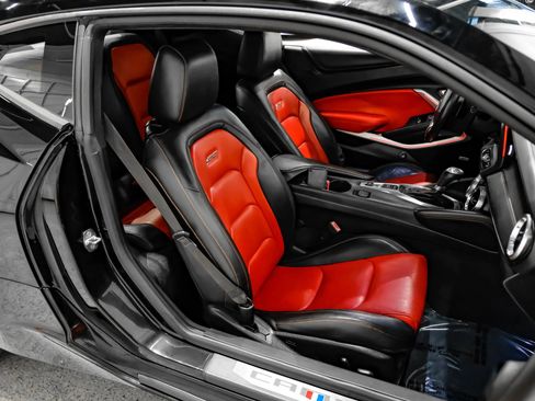 Used 2018 Chevrolet Camaro SS RWD image 27