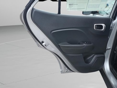 Used 2022 Hyundai Venue SEL w/ Cargo Package image 28