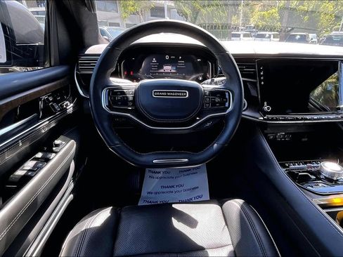 Used 2022 Jeep Grand Wagoneer Series II AWD/4WD image 7
