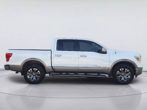 Used 2018 Nissan Titan Platinum Reserve w/ Platinum Utility Package AWD/4WD image 6