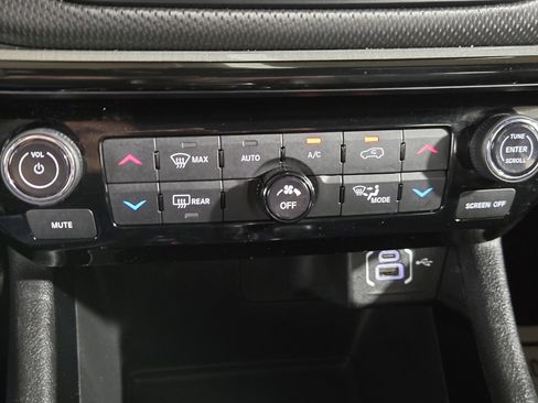 Used 2024 Jeep Compass Trailhawk image 15